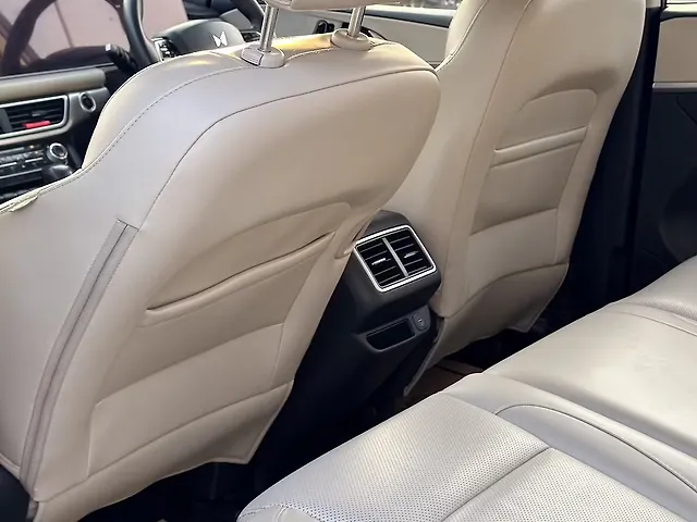 Used Mahindra Old Generation XUV700 AX 7 Diesel AT AWD Luxury Pack 7 STR [2021] in Lucknow