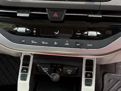 Used Kia Carens [2022-2023] Prestige Plus 1.4 Petrol MT 7 STR in Mumbai