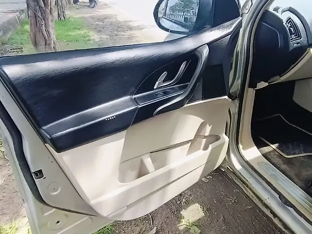 Used Mahindra XUV500 [2015-2018] W6 1.99 in Lucknow