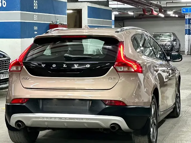 Used Volvo V40 [2015-2016] D3 R-Design in Mumbai
