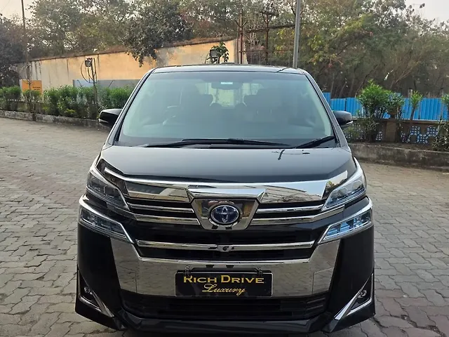 Used 2023 Toyota Vellfire in Nagpur
