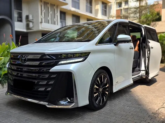 Used Toyota Vellfire VIP – Executive Lounge Hybrid (Electric + Petrol) Automatic in Mumbai