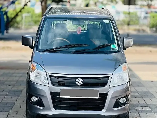 Used 2017 Maruti Suzuki Wagon R in Surat