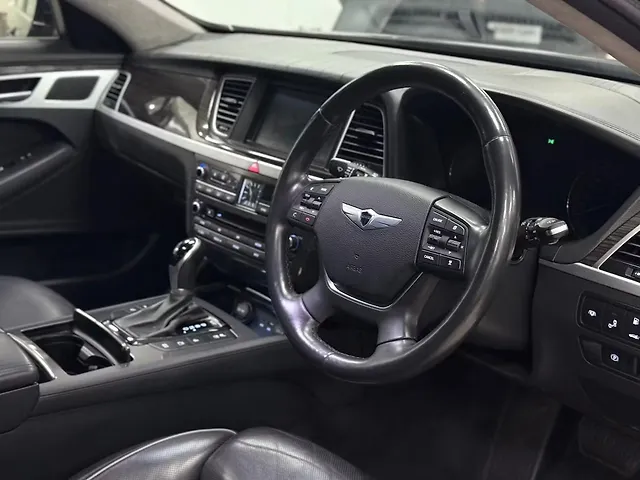 Used Hyundai Genesis 3.8 in Chennai