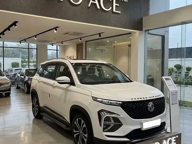 Used 2022 MG Hector Plus in Delhi