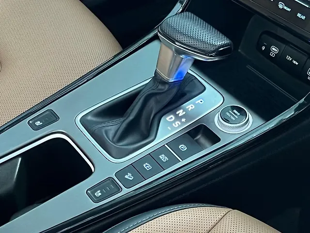 Used Hyundai Alcazar Signature 1.5 Petrol DCT 7STR [2024-2025] in Kolkata