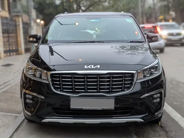 Used 2022 Kia Carnival in Delhi