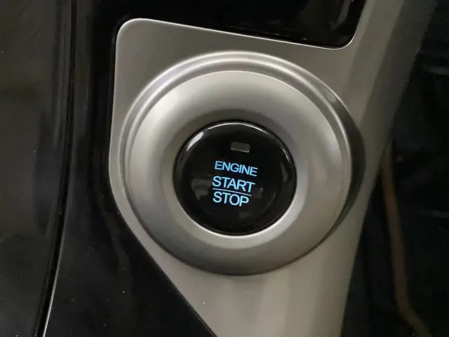 Used Mahindra XUV500 W9 [2018-2020] in Mumbai