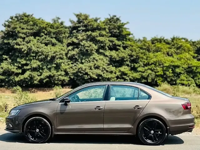 Used Volkswagen Jetta Highline TDI AT in Surat
