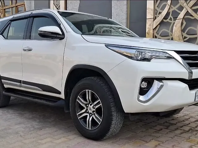 Used Toyota Fortuner [2016-2021] 2.8 4x2 AT in Delhi