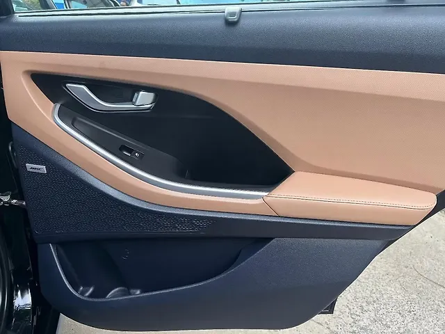 Used Hyundai Alcazar Signature 1.5 Petrol DCT 7STR [2024-2025] in Kolkata