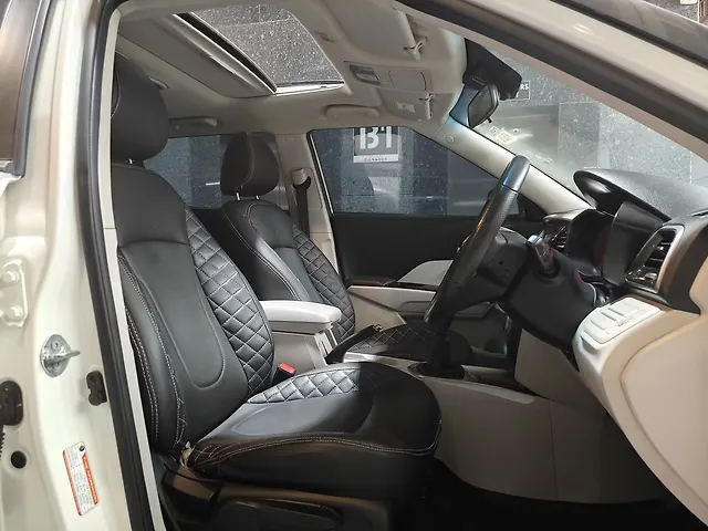 Used Mahindra XUV300 [2019-2024] W8 (O) 1.5 Diesel [2020] in Ahmedabad