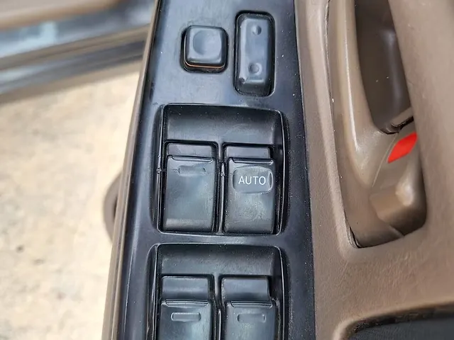 Used Toyota Innova [2015-2016] 2.5 G BS III 8 STR in Agra