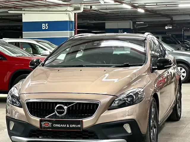 Used Volvo V40 [2015-2016] D3 R-Design in Mumbai