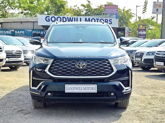 Used 2025 Toyota Innova Hycross in Pune
