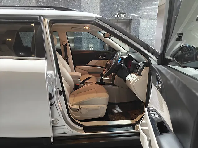 Used Mahindra XUV300 [2019-2024] W8 (O) 1.5 Diesel [2020] in Ahmedabad