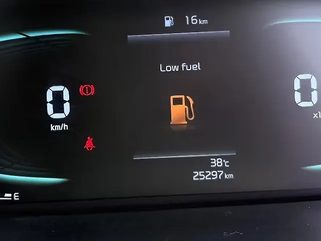 Used Kia Carens [2022-2023] Prestige Plus 1.4 Petrol MT 7 STR in Mumbai