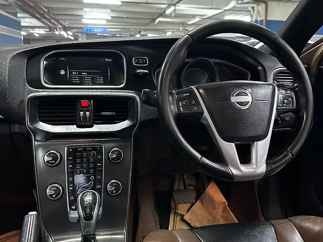 Used Volvo V40 [2015-2016] D3 R-Design in Mumbai