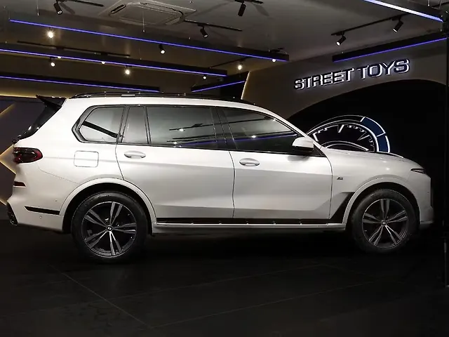 Used BMW X7 [2019-2023] xDrive40i M Sport (Petrol) in Ahmedabad