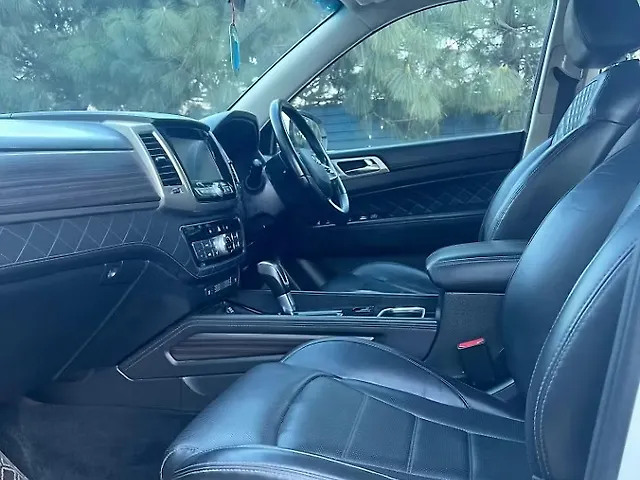 Used Mahindra Alturas G4 2WD High AT in Chandigarh