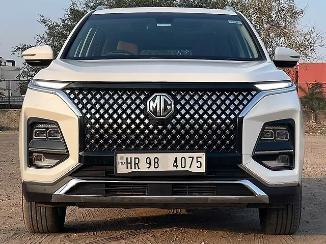 Used 2024 MG Hector Plus in Delhi