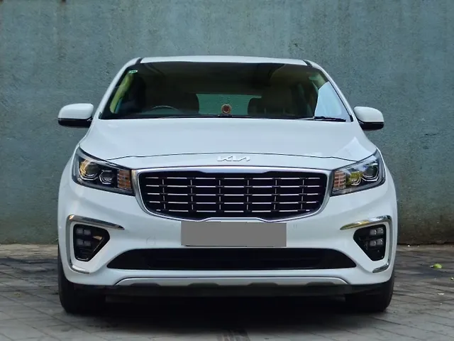 Used 2022 Kia Carnival in Mumbai