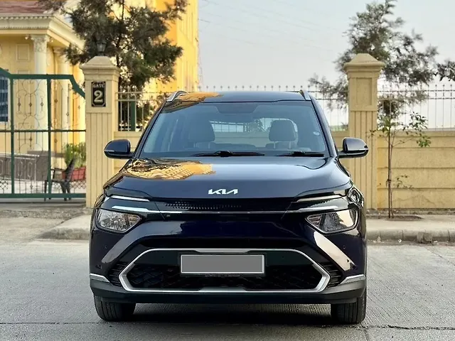 Used 2022 Kia Carens in Thane