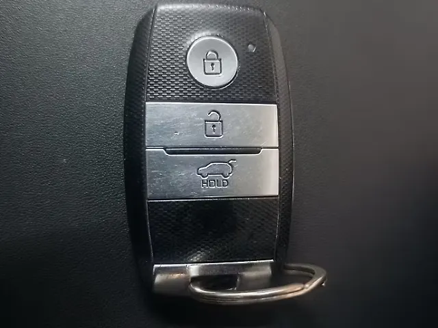 Used Kia Carens [2022-2023] Prestige Plus 1.4 Petrol MT 7 STR in Mumbai