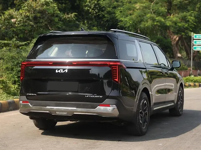 Used Kia Carnival Limousine Plus Diesel Turbo Automatic in Delhi Used Kia Carnival Limousine Plus Diesel Turbo Automatic in Delhi