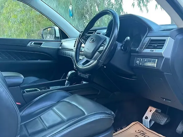 Used Mahindra Alturas G4 2WD High AT in Chandigarh