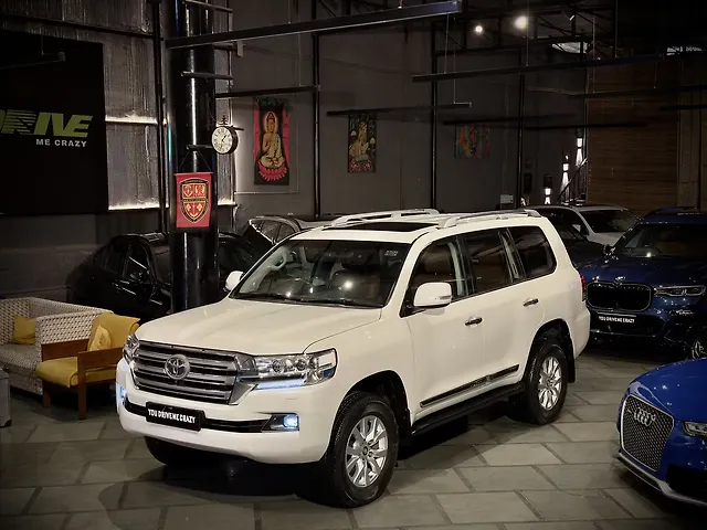 Used 2018 Toyota Land Cruiser in Delhi