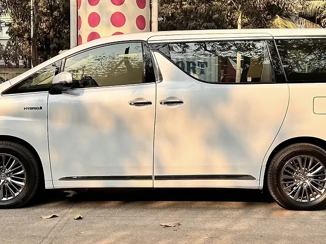 Used Toyota Vellfire VIP – Executive Lounge Hybrid (Electric + Petrol) Automatic in Mumbai