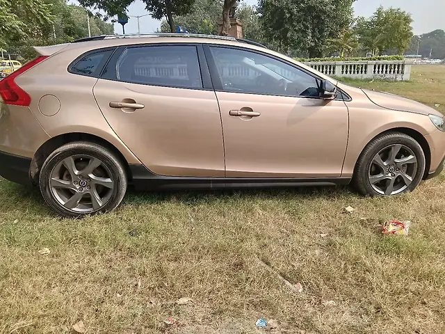 Used Volvo V40 Cross Country [2013-2016] D3 Inscription in Kolkata