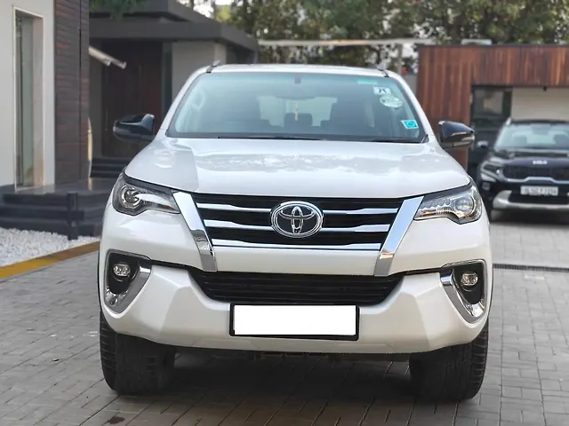 Used 2020 Toyota Fortuner in Delhi