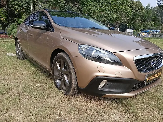 Used Volvo V40 Cross Country [2013-2016] D3 Inscription in Kolkata