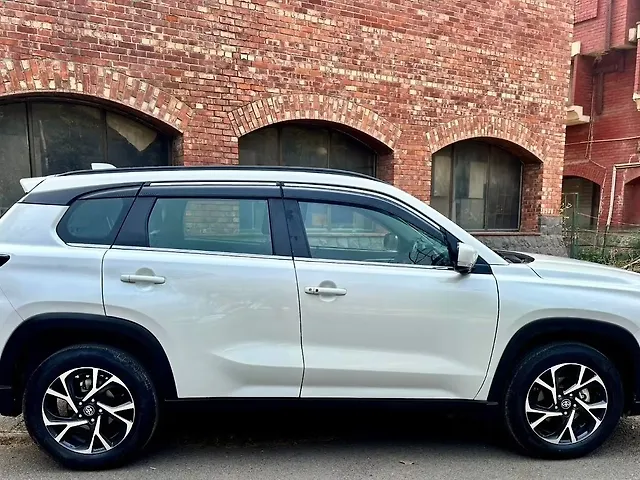 Used Toyota Urban Cruiser Hyryder V AT NeoDrive [2023-2025] in Delhi