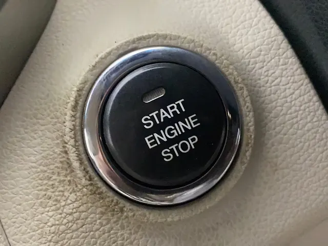 Used Mahindra XUV300 [2019-2024] W8 (O) 1.2 Petrol in Hyderabad