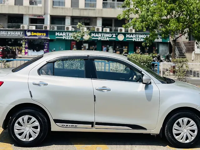 Used Maruti Suzuki Dzire [2017-2020] VXi AMT in Surat