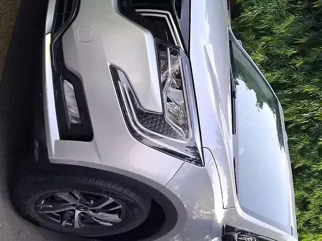 Used Mahindra Old Generation XUV700 AX 5 Diesel MT 7 STR [2021] in Lucknow