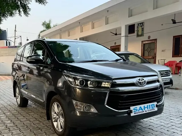 Used 2017 Toyota Innova Crysta in Agra