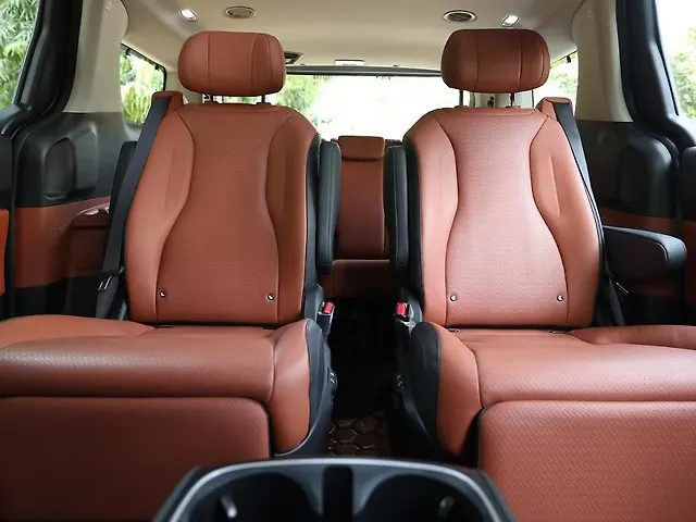 Used Kia Carnival Limousine Plus Diesel Turbo Automatic in Delhi Used Kia Carnival Limousine Plus Diesel Turbo Automatic in Delhi