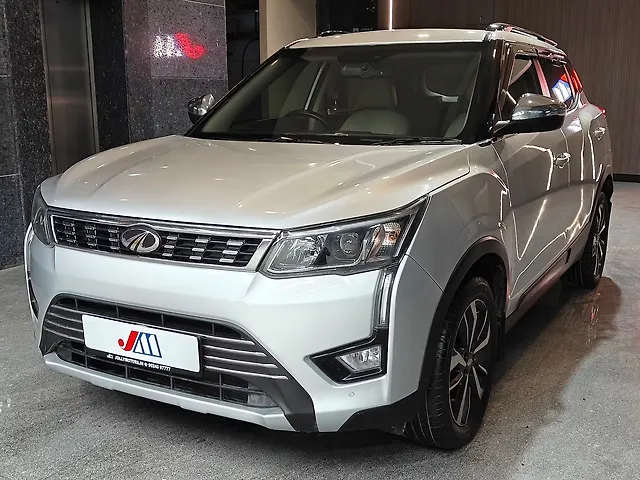 Used Mahindra XUV300 [2019-2024] W8 (O) 1.5 Diesel [2020] in Ahmedabad