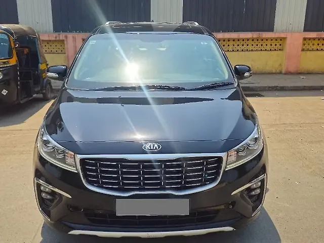 Used 2020 Kia Carnival in Mumbai