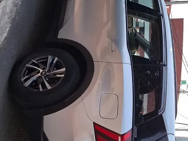 Used Mahindra Old Generation XUV700 AX 5 Diesel MT 7 STR [2021] in Lucknow