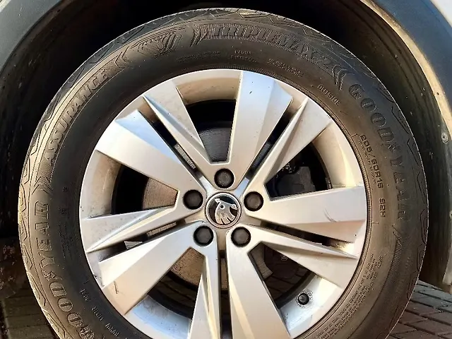Used Skoda Kushaq [2021-2023] Ambition 1.0L TSI AT in Surat