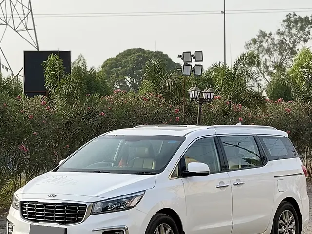 Used 2021 Kia Carnival in Surat Used 2021 Kia Carnival in Surat