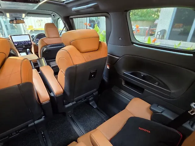 Used Toyota Vellfire VIP – Executive Lounge Hybrid (Electric + Petrol) Automatic in Mumbai