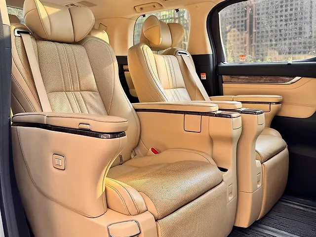 Used Toyota Vellfire VIP – Executive Lounge Hybrid (Electric + Petrol) Automatic in Mumbai