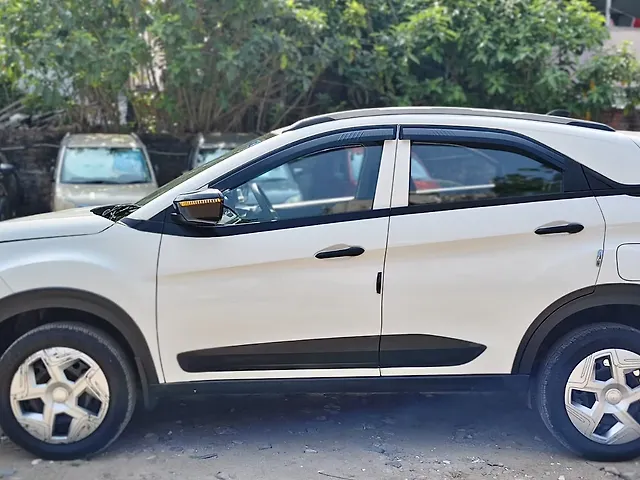 Used Tata Nexon Smart Plus (S) Petrol 1.2L Turbo 5 Speed Manual in Kolkata
