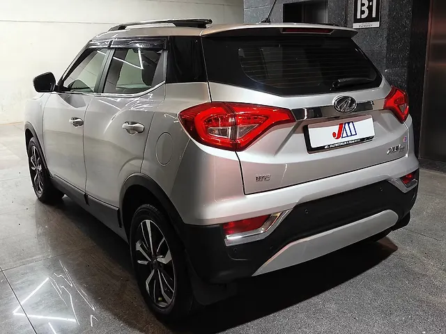 Used Mahindra XUV300 [2019-2024] W8 (O) 1.5 Diesel [2020] in Ahmedabad